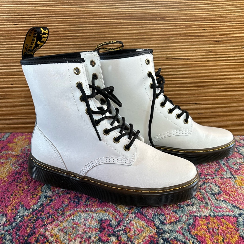 Dr. Martens Zavala